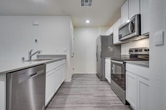 4826 Wine Rdg Ave in Las Vegas, NV - Building Photo - Building Photo