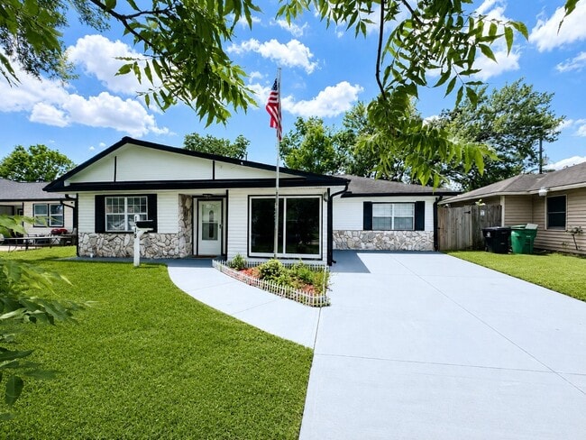 property at 1318 Sulphur St