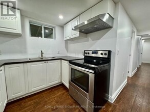 487 Annapolis Ave in Oshawa, ON - Building Photo - Building Photo