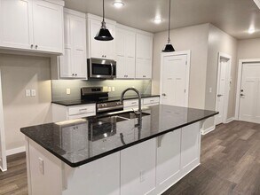 6625 Bent Wood Villas Dr in Oklahoma City, OK - Building Photo - Building Photo