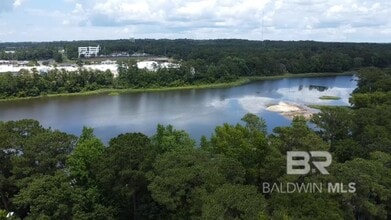 31 Lake Shore Dr in Daphne, AL - Building Photo - Building Photo