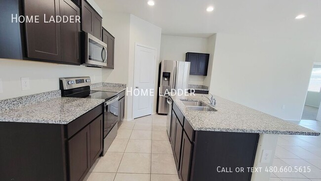5269 Gummite Dr in San Tan Valley, AZ - Building Photo - Building Photo