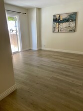 1010 Hammond St, Unit 101 in West Hollywood, CA - Building Photo - Building Photo