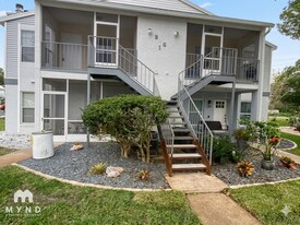 107 Northlake Dr in Sanford, FL - Building Photo