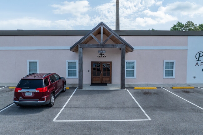 Pine Burr Apartments in Laurel, MS - Building Photo - Building Photo