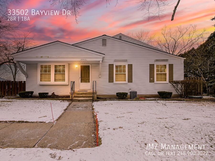 33502 Bayview Dr in Chesterfield, MI - Building Photo