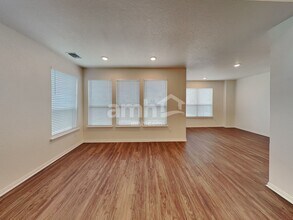 2733 Meadowood Heights in New Braunfels, TX - Building Photo - Building Photo