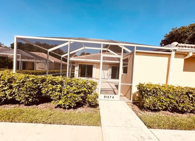 9157 Sun Terrace Cir in Palm Beach Gardens, FL - Building Photo - Building Photo