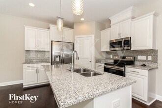 8745 Aspinwall Dr in Charlotte, NC - Foto de edificio - Building Photo