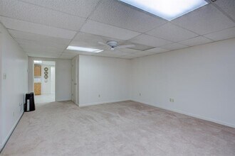 4010 W Cooper Lake Dr SE-Unit -BASEMENT in Smyrna, GA - Building Photo - Building Photo