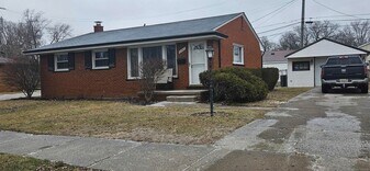 20445 Kenmore Ave in Harper Woods, MI - Building Photo