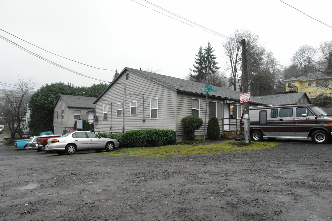 2124 NW 31ST Ave in Portland, OR - Building Photo