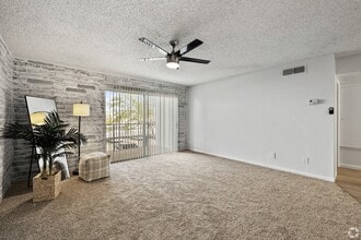 Fireside East Apartments in Scottsdale, AZ - Building Photo - Building Photo