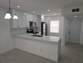 9338 SW 3rd St in Boca Raton, FL - Building Photo - Building Photo