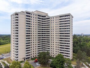 Murray Ross Apartments in Toronto, ON - Building Photo - Building Photo