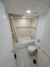 2350 Bering Dr in Houston, TX - Building Photo - Building Photo