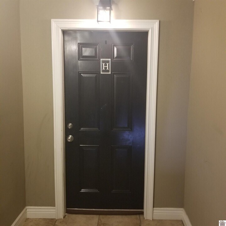 301 Maple St in Murray, KY - Building Photo