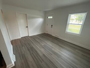 12161 Inkster Rd in Livonia, MI - Building Photo - Building Photo