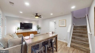 1689 Westwind Way in McLean, VA - Building Photo - Building Photo