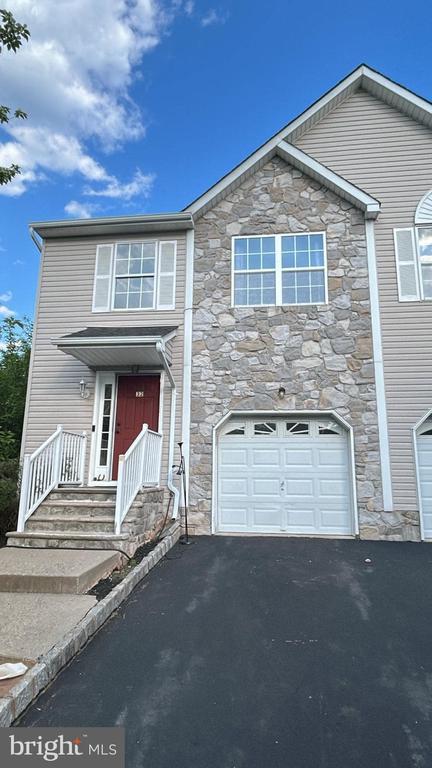 32 Edith Dr in Franklin Township, NJ - Building Photo - Building Photo