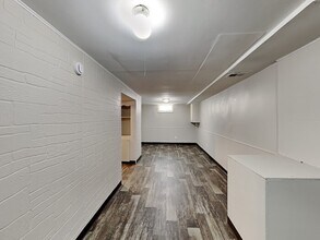 4906 N Newton Ave in Minneapolis, MN - Foto de edificio - Building Photo