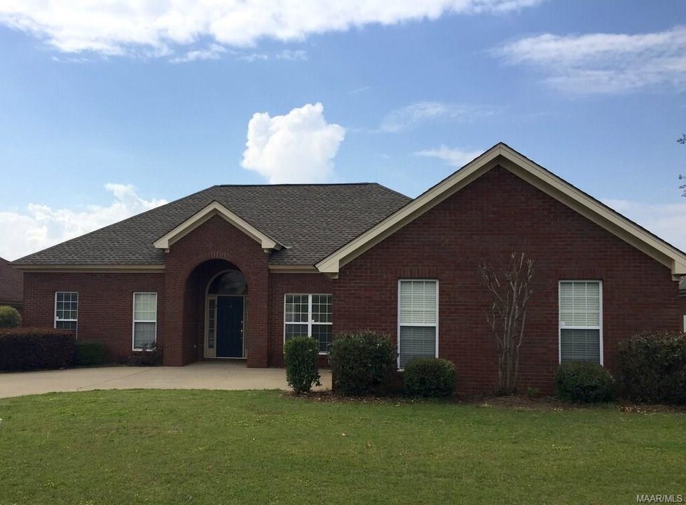 1933 Chancellor Ridge Rd in Prattville, AL - Building Photo