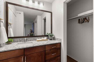 Rosemeade Townhomes in Carrollton, TX - Foto de edificio - Building Photo