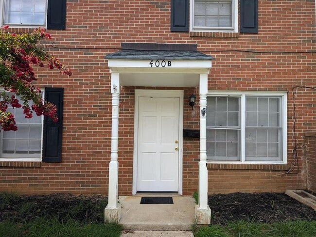 400 Riverside Dr in Lynchburg, VA - Building Photo - Building Photo