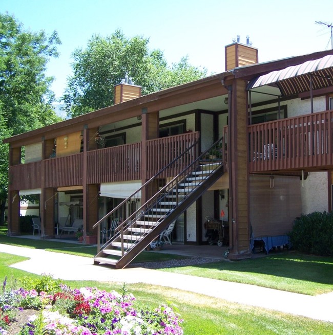 Cove Point Retirement - Independent Living in Provo, UT - Foto de edificio - Primary Photo