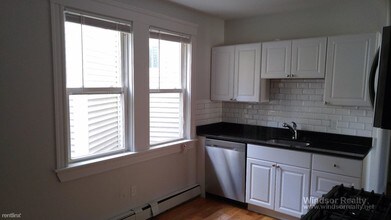 88 Hampshire St-Unit -Apt 3 in Cambridge, MA - Building Photo - Building Photo