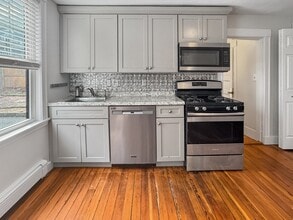 48 Middle St in Newburyport, MA - Building Photo - Building Photo
