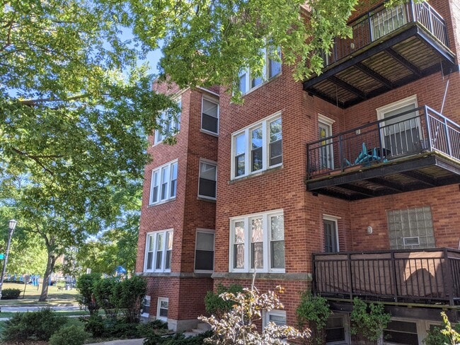 802 Brummel St in Evanston, IL - Building Photo - Building Photo