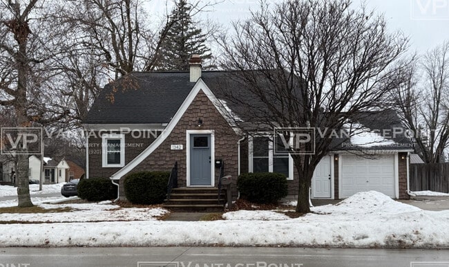 1342 12th Ave in Green Bay, WI - Building Photo - Building Photo