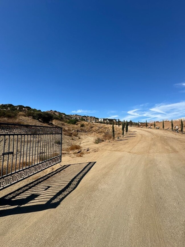 22881 Arrow Rd in Nuevo, CA - Building Photo - Building Photo