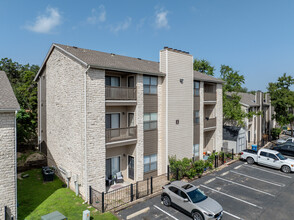 Settler's Creek Apartments in Austin, TX - Building Photo - Building Photo