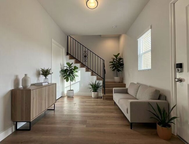 300 W Foothill Blvd in Azusa, CA - Building Photo - Building Photo