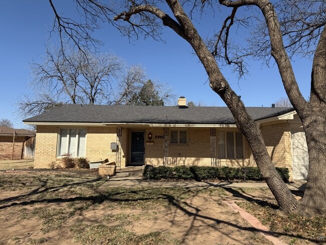 6806 Norfolk Ave in Lubbock, TX - Building Photo - Building Photo