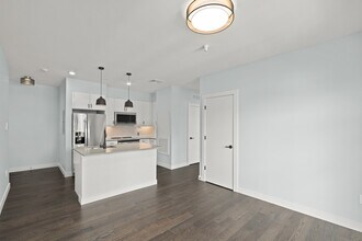 54 Auburn St, Unit 400 in Brookline, MA - Building Photo - Building Photo