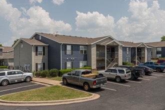 The Life at Elmwood Grove in Springdale, AR - Foto de edificio - Building Photo