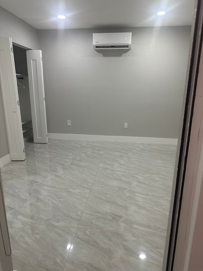 4942 SW 140th Ave in Miami, FL - Building Photo - Building Photo