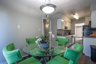 Lockwood Heights in Richardson, TX - Building Photo - Interior Photo