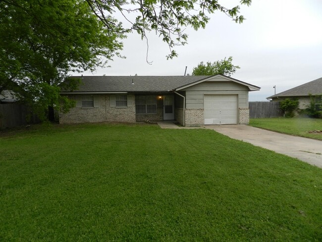property at 4710 SE Sunnymeade