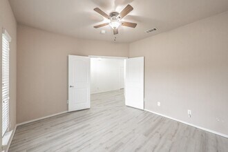 3232 Florian Ln in Fort Worth, TX - Foto de edificio - Building Photo