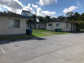 5101-5131 NW 24th Ave in Miami, FL - Foto de edificio - Other