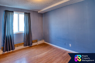 4619-4673 73 St NW in Calgary, AB - Building Photo - Building Photo