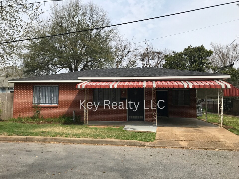 611 Bush Ave in Alexandria, LA - Building Photo