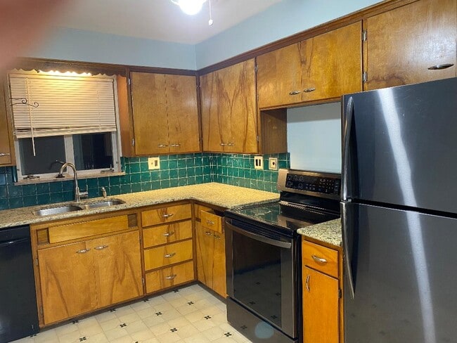 704 Fairlawn Dr in Columbus, OH - Building Photo - Building Photo