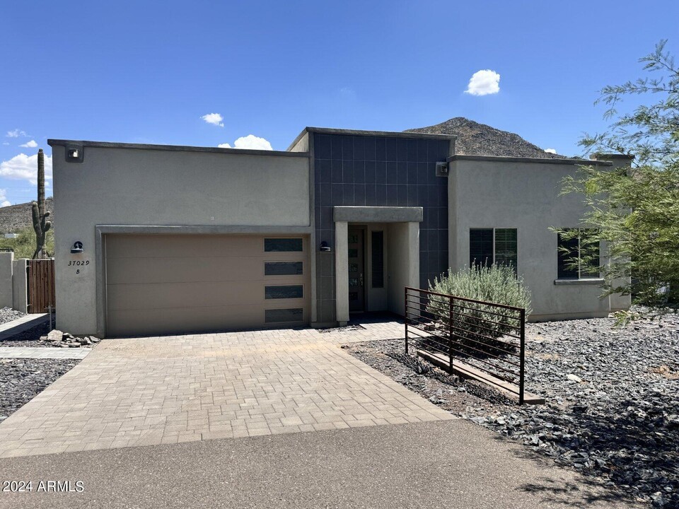 37029 N Conestoga Trail in Cave Creek, AZ - Building Photo