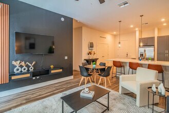 15501 N Dial Blvd in Scottsdale, AZ - Building Photo - Building Photo