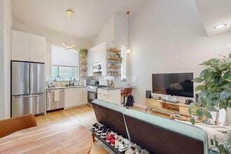 913 Duncan Ln, Unit 103 in Austin, TX - Foto de edificio - Building Photo